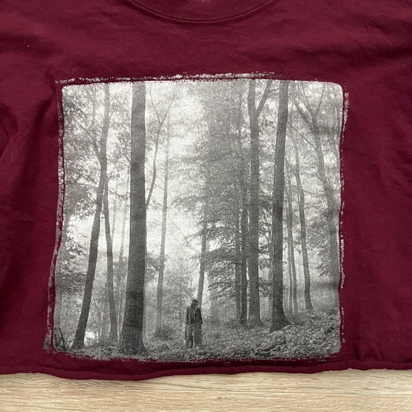 Taylor Swift Women’s In the Trees Burgundy Crop Tee Long Sleeves - Size Medium - Picture 2 of 7